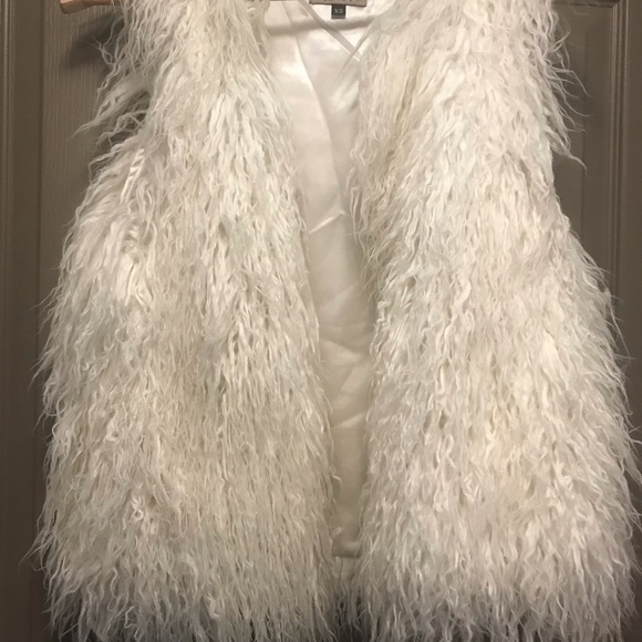 Yoli Rapp Mongolian faux fur vest - Picture 4 of 7